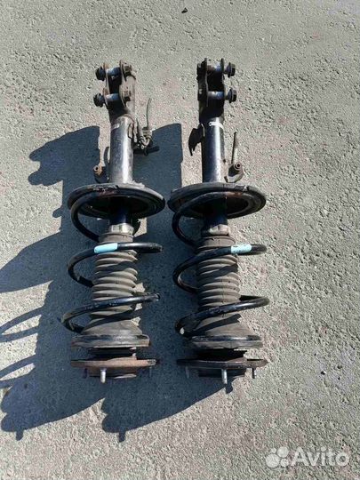 Стойки амортизаторы Toyota Corolla NZE 120 2004 г