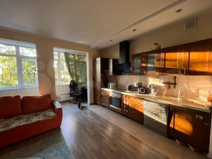 2-к. квартира, 77,7 м², 2/3 эт.