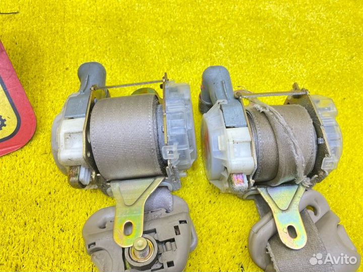 Ремень безопасности пара перед передний Toyota