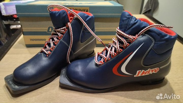 Лыжные ботинки