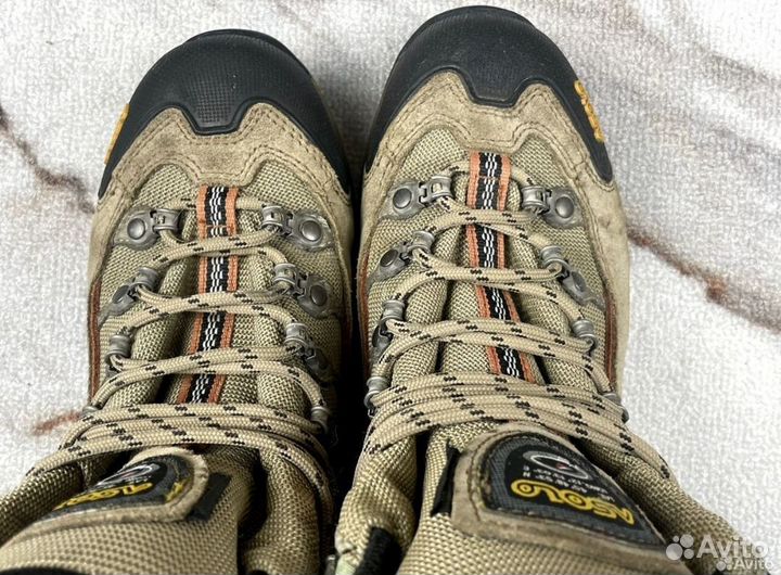 Трекинговые ботинки женские