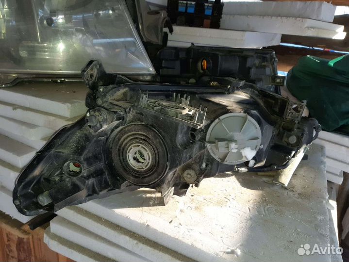 Фара правая Honda insight