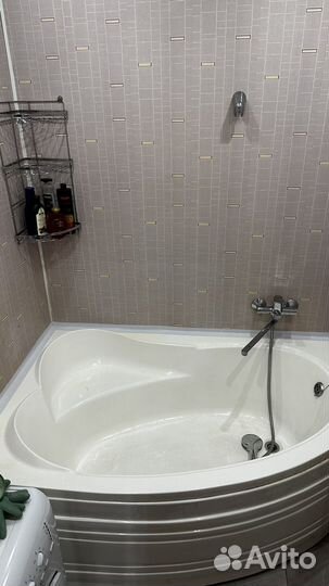 Ванна угловая акриловая