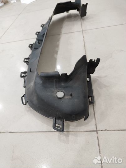 Направляющая воздуха переднего бампера W213