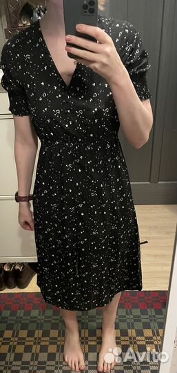 Платье черное с рисунком S