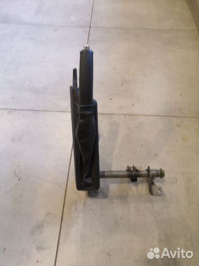 Рычаг стояночного тормоза Lexus Lx570 3 3UR-FE