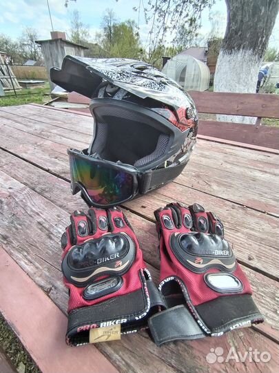 Кроссовый шлем