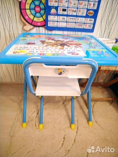 Детская парта со стулом+ мольберт
