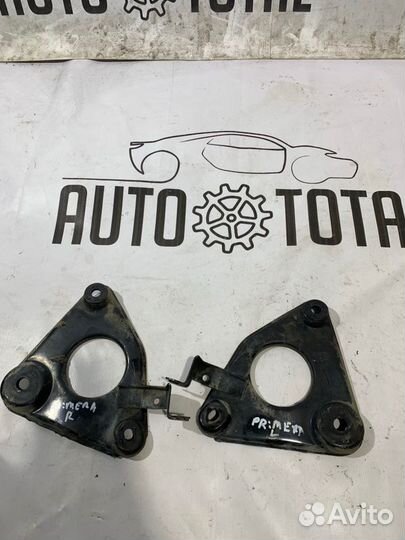 Кронштейн подрамника Nissan Primera P12 1.6 2006