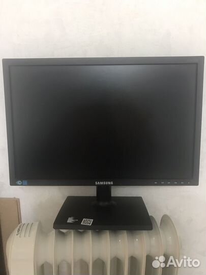 Монитор Samsung