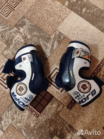 Налокотники хоккейные на взрослого