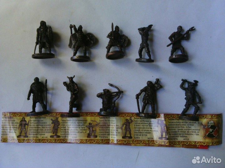 Игрушки из киндера Ландрин солдатики