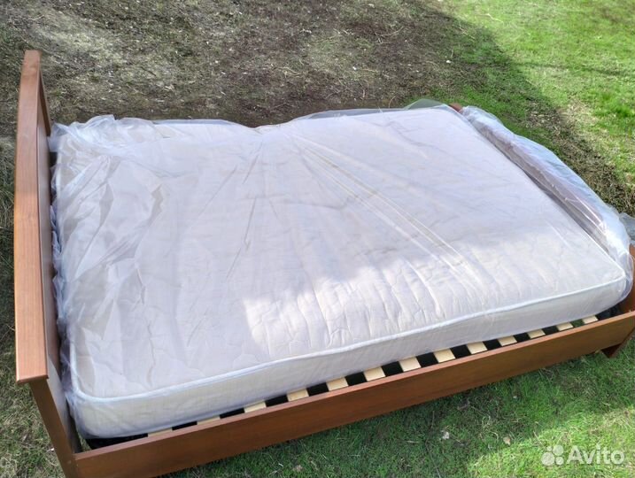Кровать двухспальная с матрасом бу 140 200