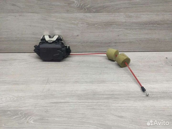 Замок крышки багажника Mercedes M W164