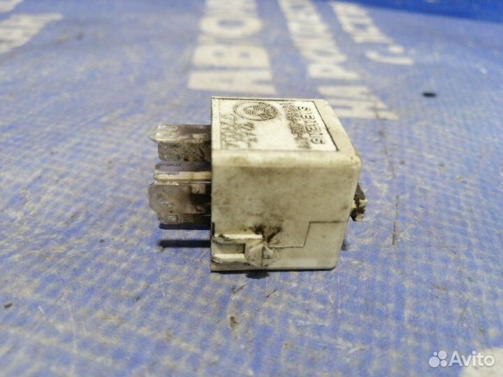 Реле Bmw E36 седан M50B25 1996