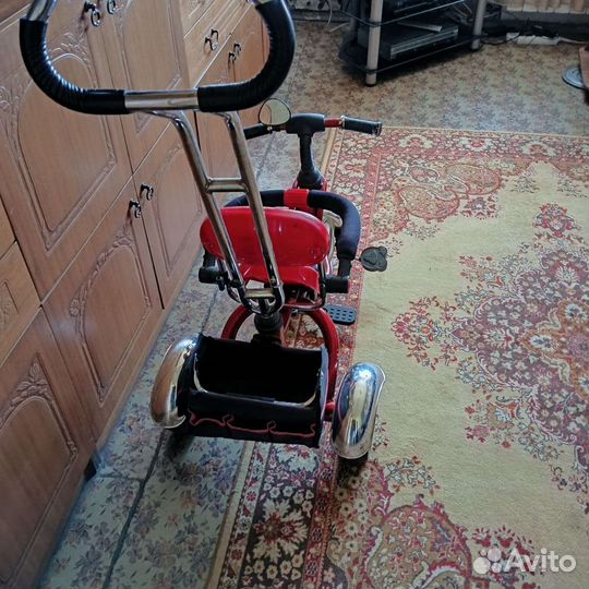 Трехколесный велосипед