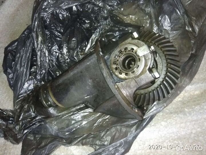 Редуктор заднего моста 2123 (требуется ремонт)