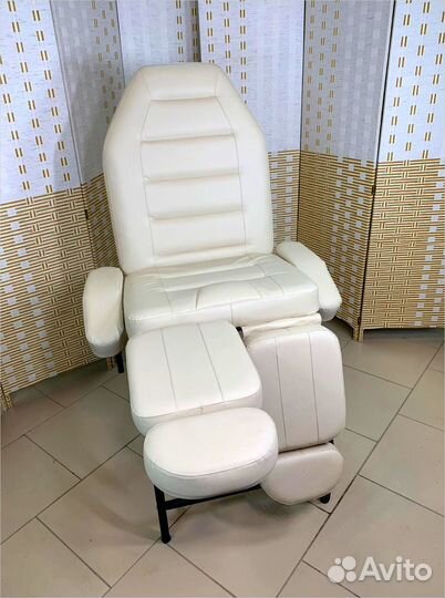 Косметологическое кресло. Педикюрное кресло