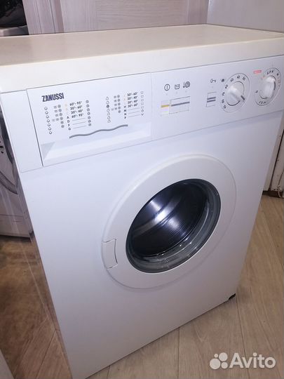 Продам стиральную машину Занусси