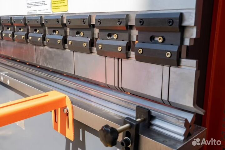 Гидравлический листогибочный пресс 100/3200 Е22