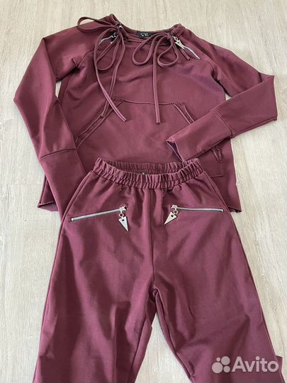 Спортивный костюм