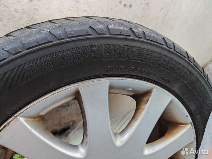 Продам 4 диска с резиной на авто Ниссан