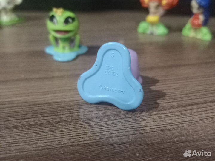 Игрушки из киндера винкс