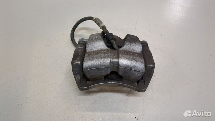 Суппорт правый передний Volvo XC40