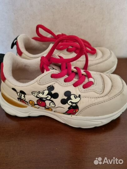 Кроссовки для девочки