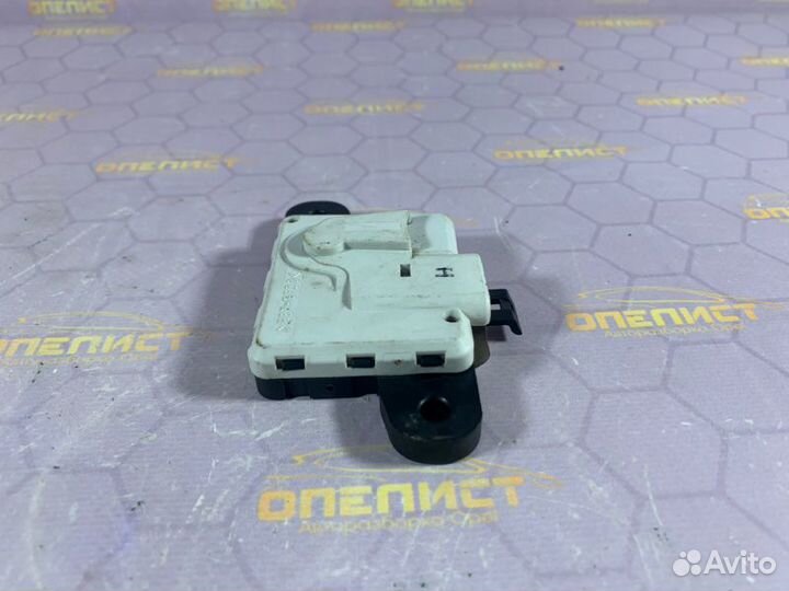 Датчик удара правый Opel Vectra B