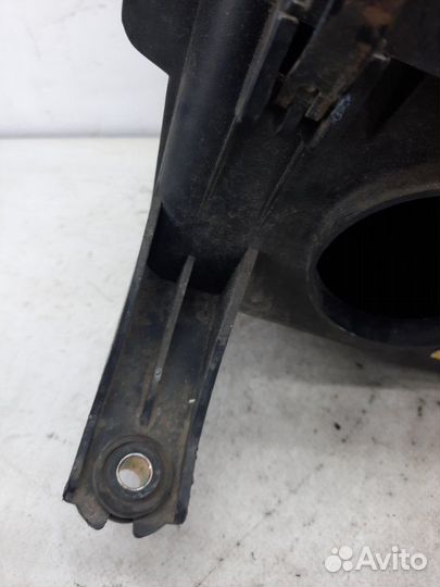 Корпус воздушного фильтра Kia Sorento внедорожник