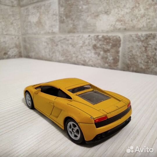 Модель Lamborghini Gallardo LP860-4 1:64 Welly