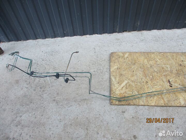 Магистраль тормозной системы Рено Логан 1 (2012г.)