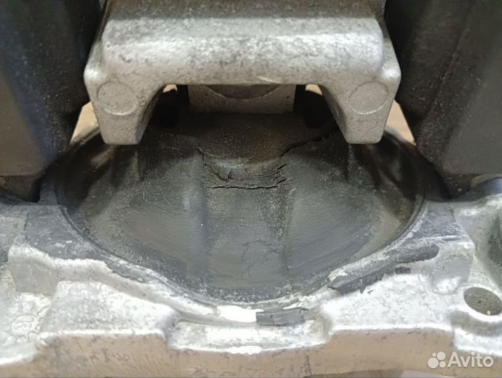 Подушка двигателя Audi A6 (4G)