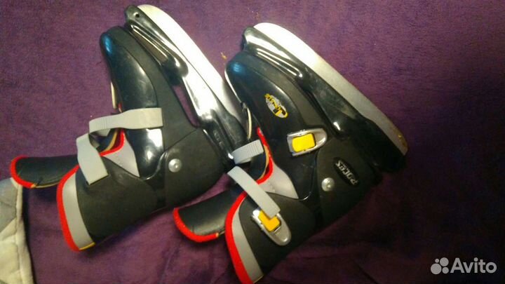 Коньки хоккейные