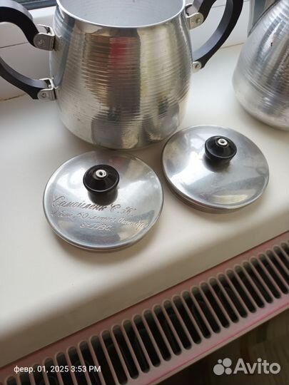 Сахарница и сливочник