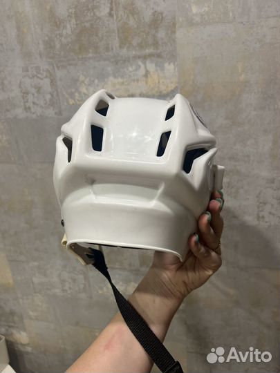Хоккейный шлем