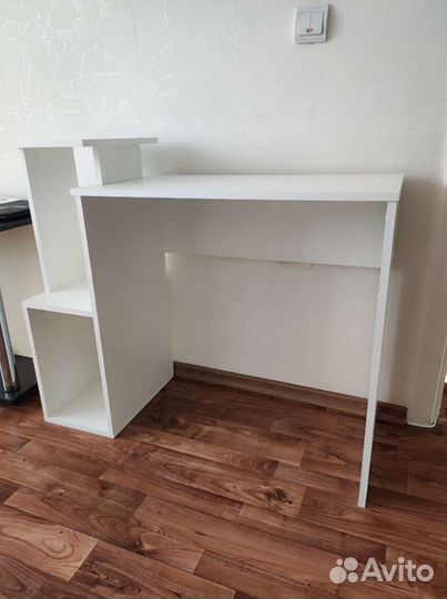 Стол компьютерный (новый)