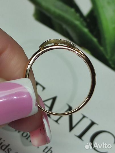 Золотое кольцо с бриллиантами 585*РФ