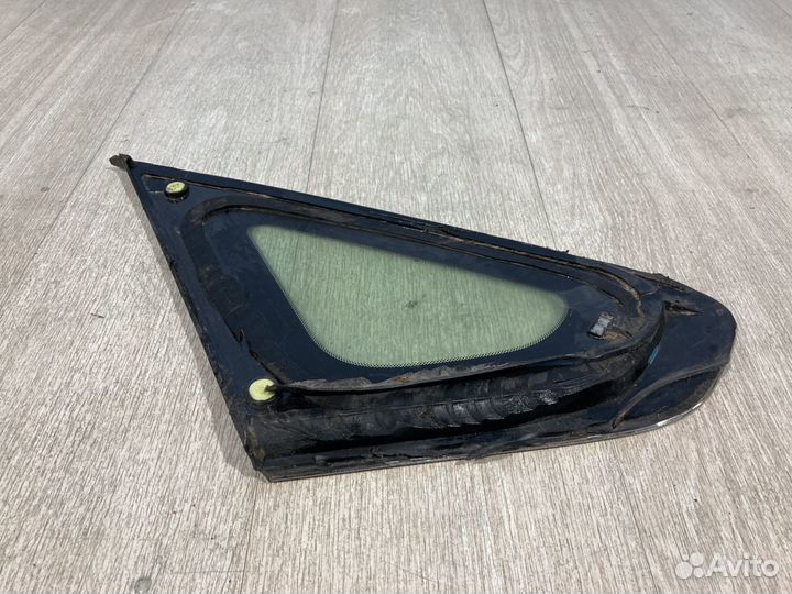 Форточка задняя правая Nissan Almera G15
