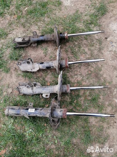 Амортизаторы на Camry 40