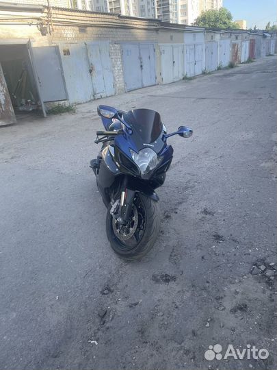 Suzuki GSX - R 750 K6