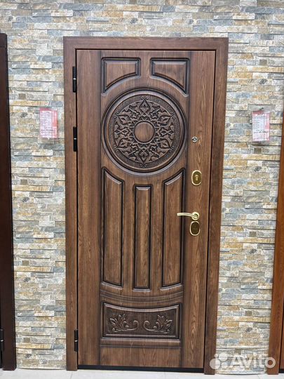 Входная дверь 