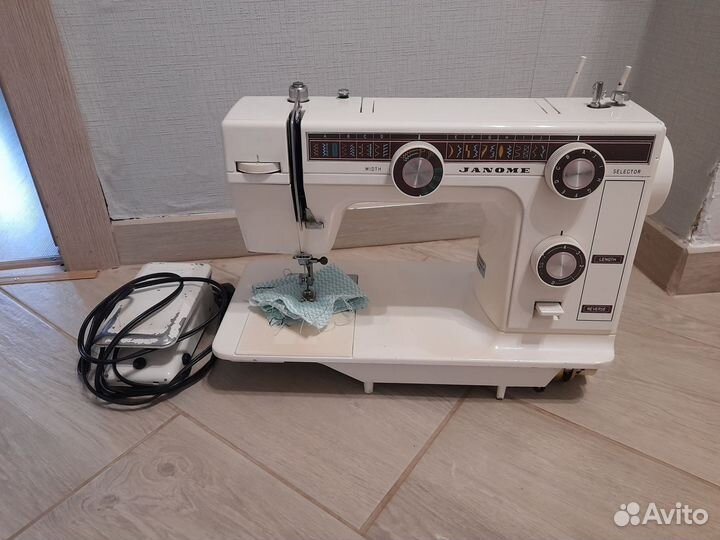 Швейная машинка janome