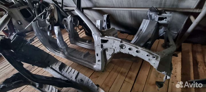 Правая боковина л 200