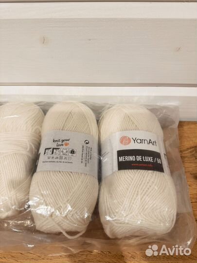 Пряжа YarnArt Merino de luxe 50 белая