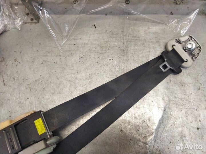 Ремень безопасности передний левый Toyota Corolla