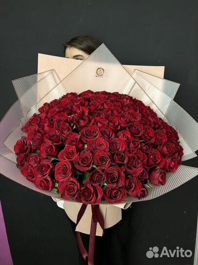 51 роза от 2000