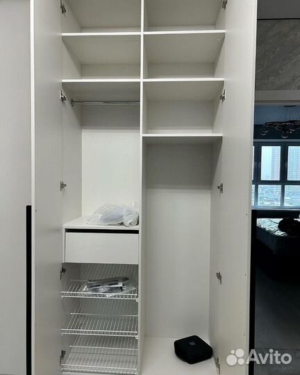 Прихожая со шкафом