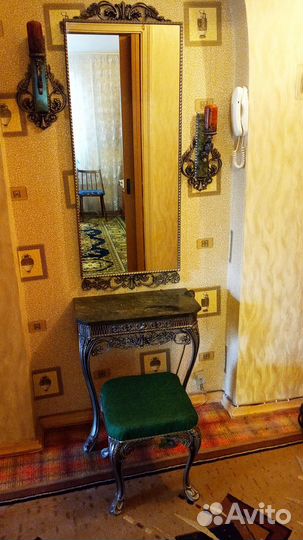 Продам винтажное зеркало с натуральным малахитом